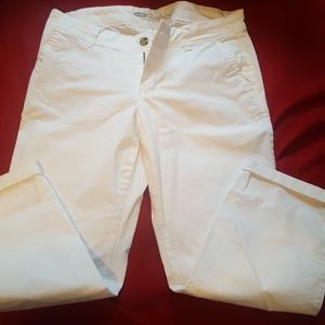 Old Navy boyfriend white capri pants